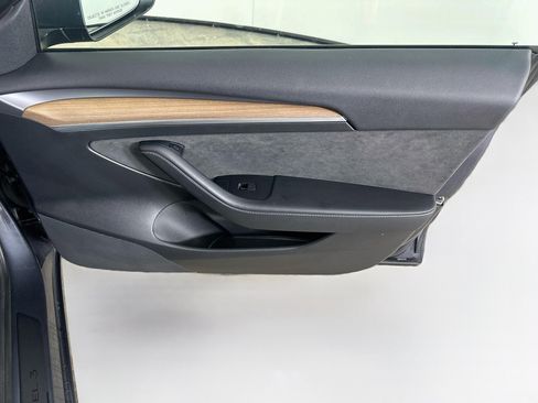 Used 2022 Tesla Model 3 Long Range AWD/4WD image 33
