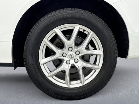 Used 2021 Volvo XC60 T5 Momentum image 24