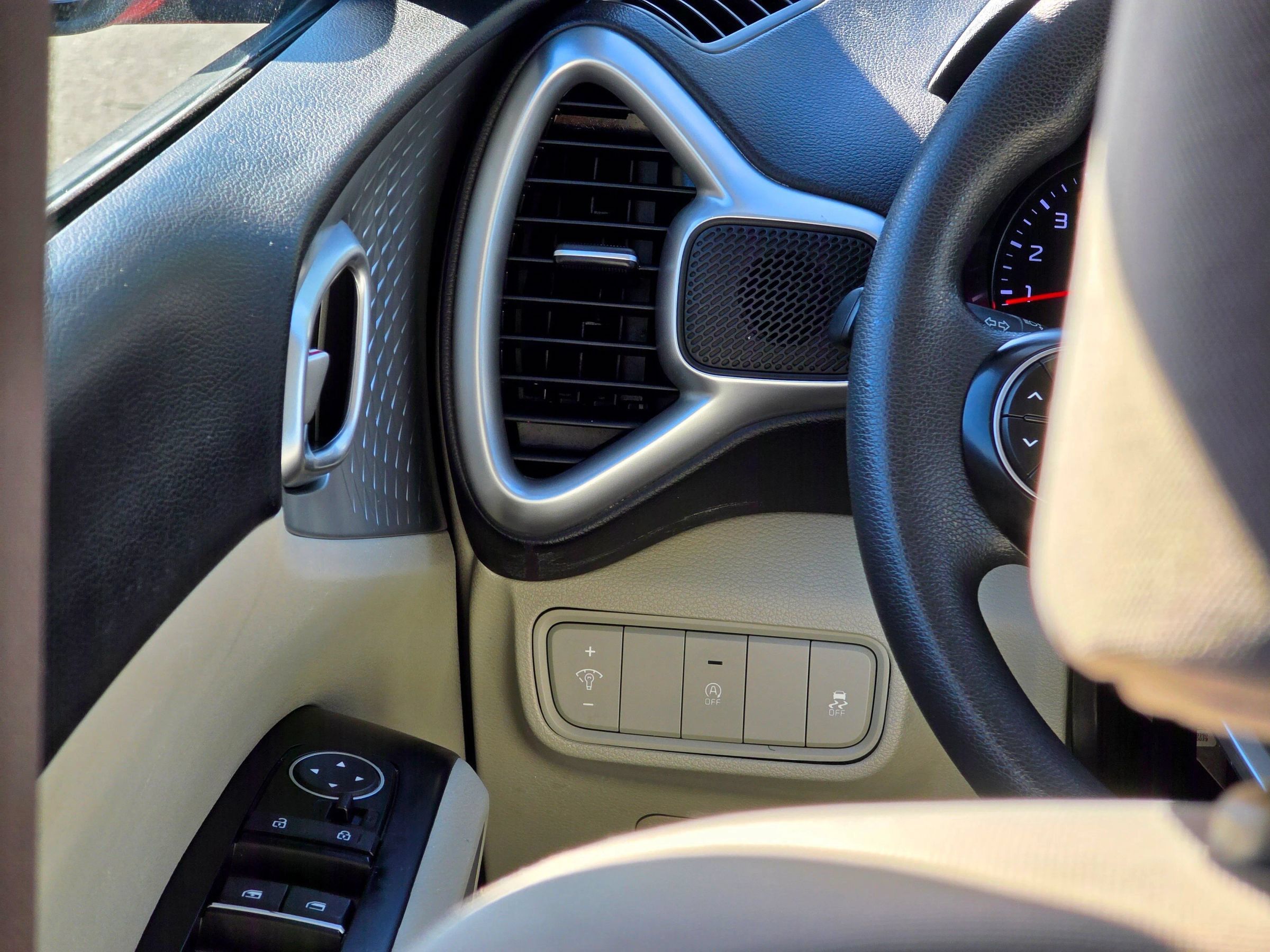 Used 2020 Kia Soul LX FWD image 26