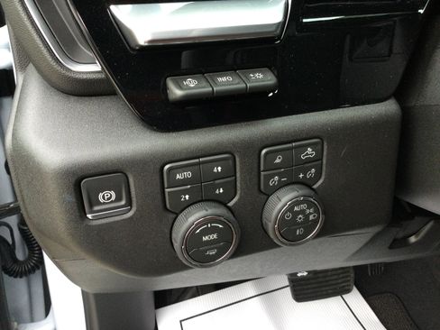 New 2026 Chevrolet Silverado 3500 High Country w/ Technology Package image 11