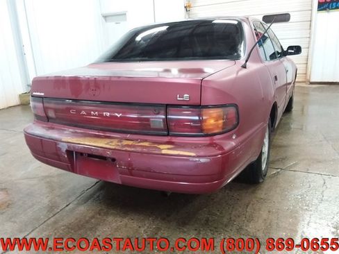 Used 1993 Toyota Camry Deluxe image 3