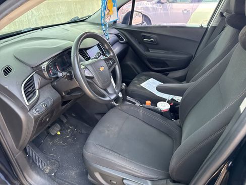 Used 2019 Chevrolet Trax LS FWD image 6