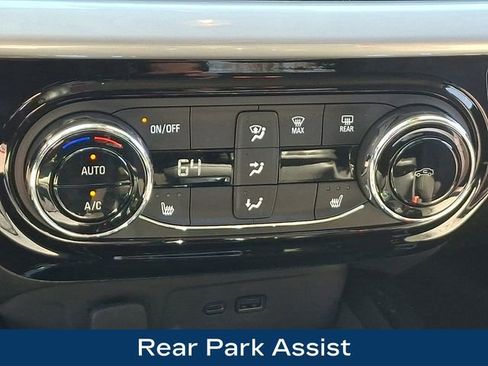 Used 2025 Chevrolet Trax LT w/ Driver Confidence Package image 14