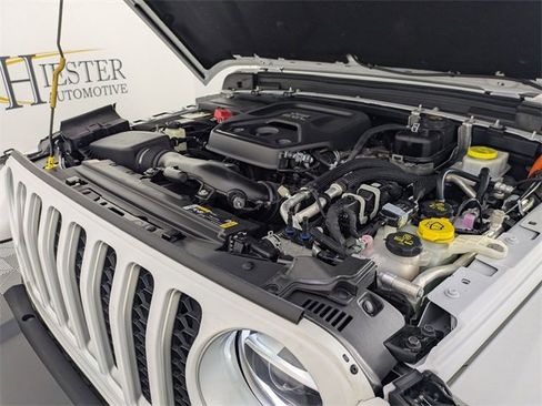 Used 2021 Jeep Wrangler Unlimited Sahara w/ Dual Top Group image 33