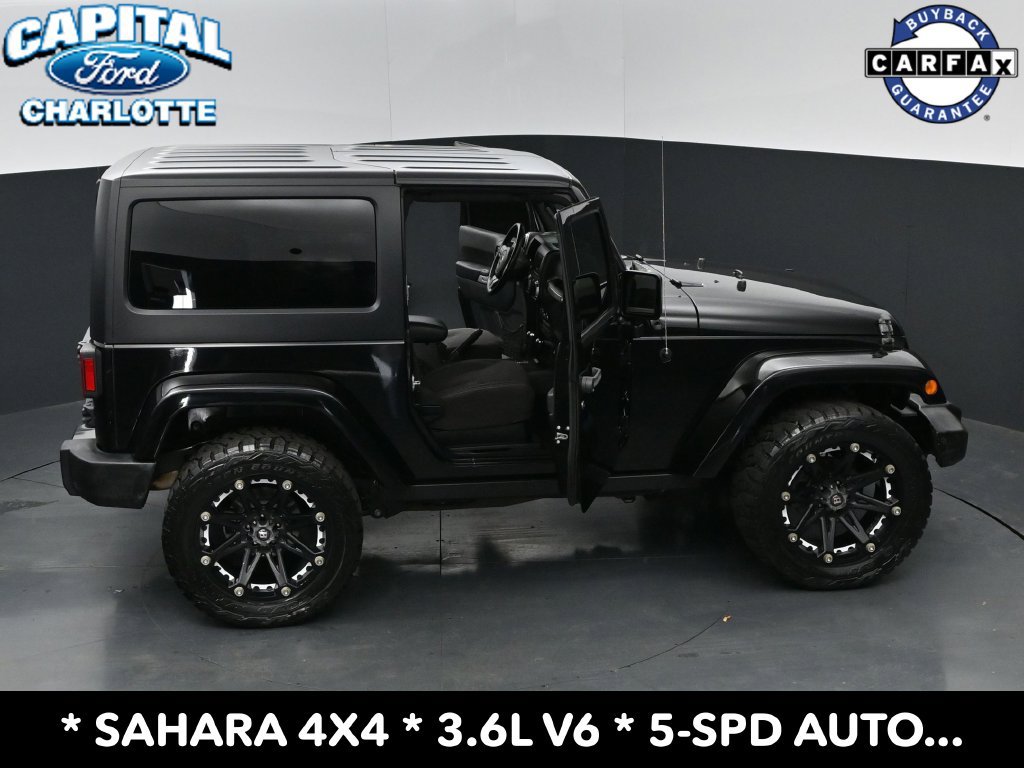 Used 2017 Jeep Wrangler Sahara w/ Connectivity Group AWD/4WD image 28
