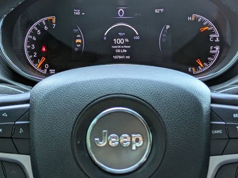Used 2018 Jeep Grand Cherokee Limited image 30