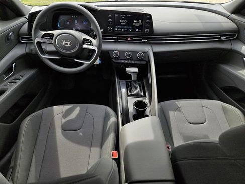 New 2026 Hyundai Elantra SE image 7