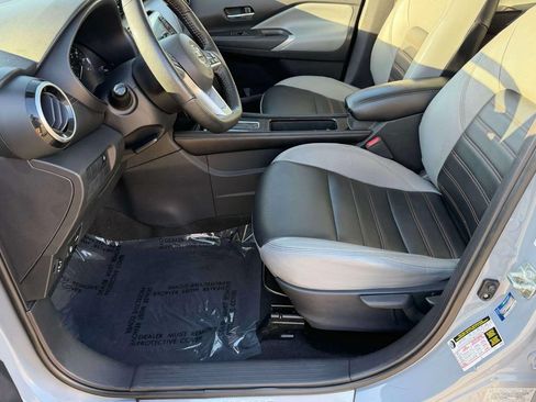 Used 2021 Nissan Kicks SR w/ SR Premium Package FWD image 26