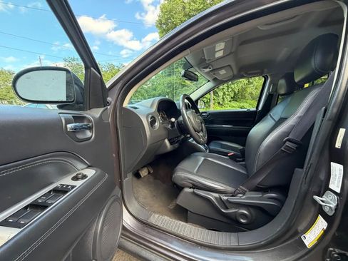 Used 2014 Jeep Compass Latitude AWD/4WD image 19