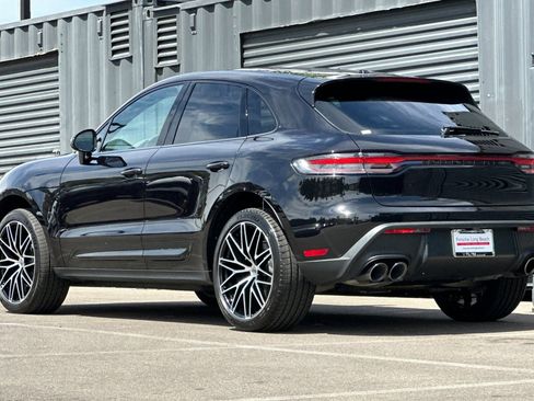 Certified 2026 Porsche Macan AWD/4WD image 3