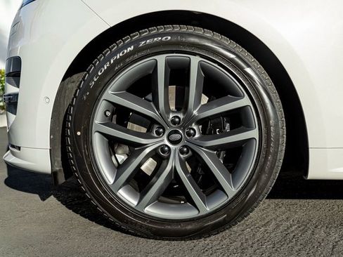 Used 2024 Land Rover Range Rover Sport Dynamic SE image 11