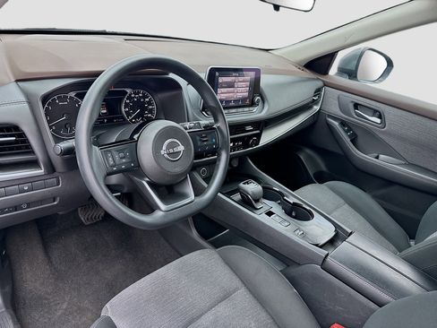 Used 2023 Nissan Rogue SV FWD image 7