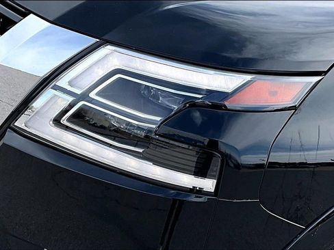 Used 2023 Nissan Armada Platinum w/ Captain's Chairs Package image 29