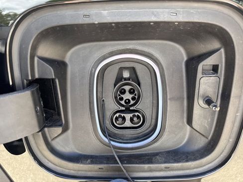 Used 2026 Chevrolet Silverado EV Trail Boss w/ LPO, Gameday Tailgate Package AWD/4WD image 18