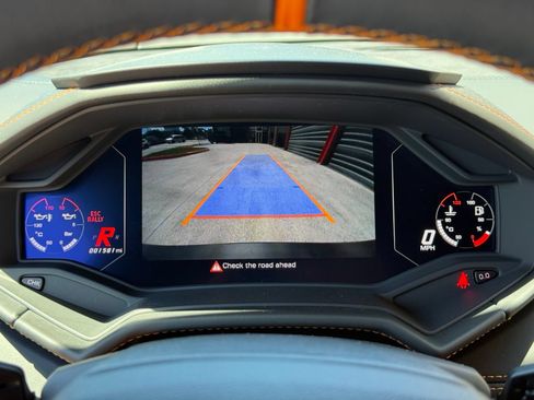 Used 2024 Lamborghini Huracan Sterrato AWD/4WD image 32