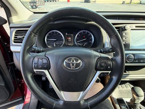 Used 2018 Toyota Highlander SE AWD/4WD image 18