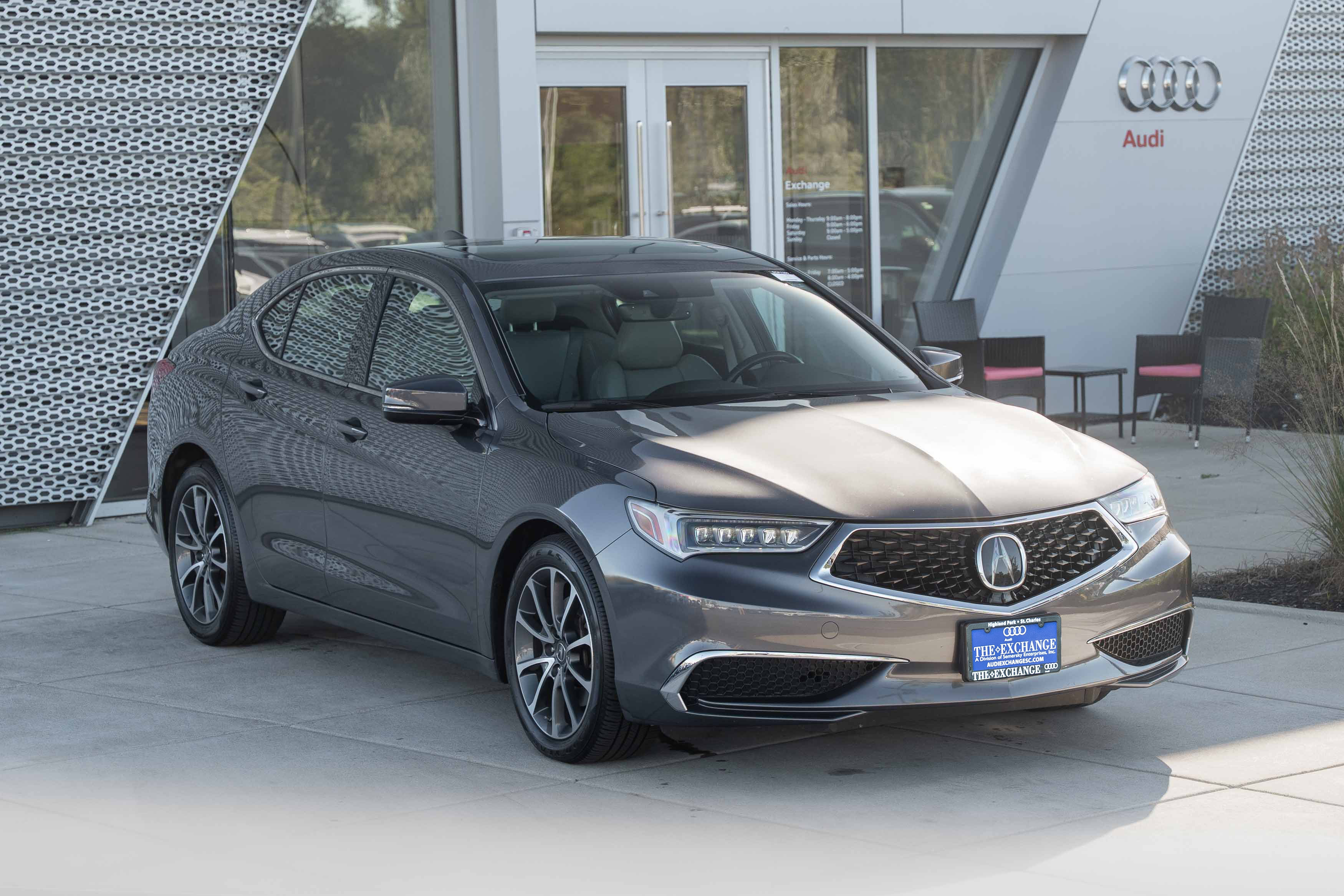 Used 2019 Acura TLX V6 FWD image 2