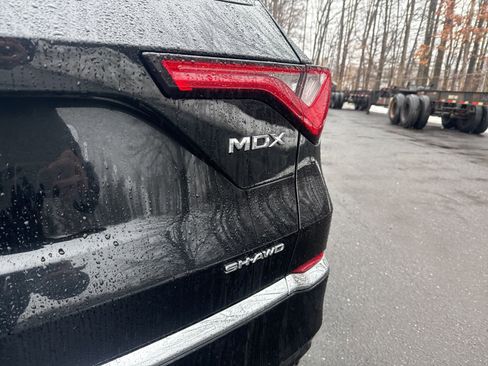 Used 2023 Acura MDX SH-AWD image 8