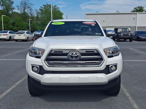 Used 2017 Toyota Tacoma Limited w/ Tow Package AWD/4WD image 2