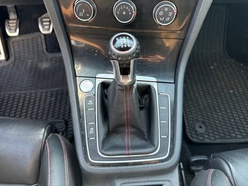 Used 2016 Volkswagen GTI SE w/ Lighting Package (SEL) FWD image 32