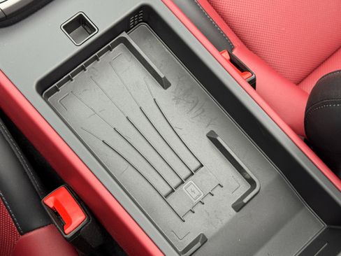 Used 2025 Porsche 911 Carrera image 36