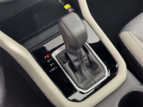 Certified 2025 Subaru Forester Premium image 27