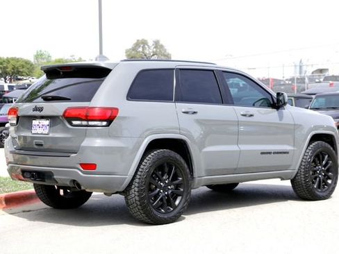 Used 2021 Jeep Grand Cherokee Laredo X image 5