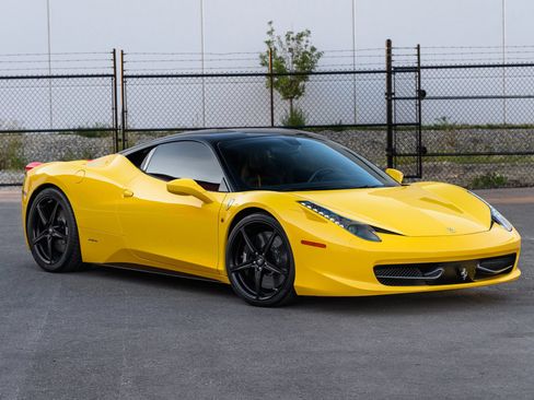 Used 2010 Ferrari 458 Italia Coupe RWD image 3