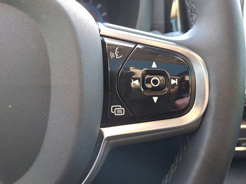 Certified 2023 Volvo XC60 B5 Ultimate w/ Climate Package image 21