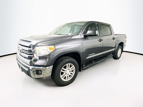 Used 2017 Toyota Tundra SR5 image 3