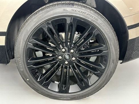 New 2026 Land Rover Range Rover Velar Dynamic SE image 28