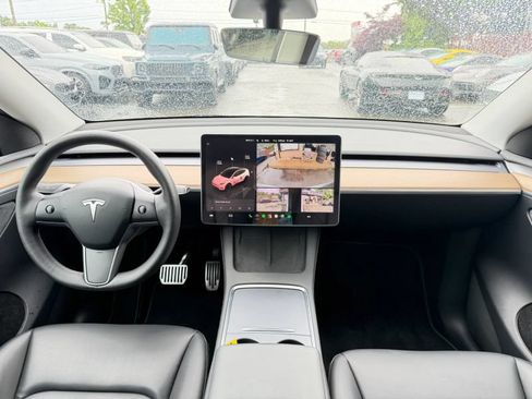Used 2023 Tesla Model Y Long Range AWD/4WD image 18