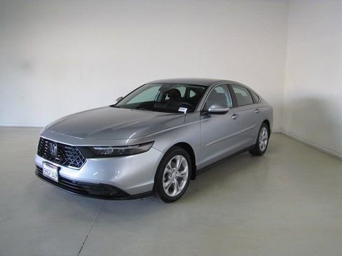 Certified 2023 Honda Accord LX image 1