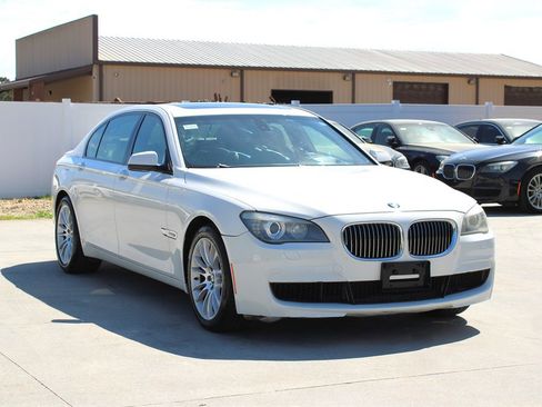 Used 2012 BMW 750Li image 9