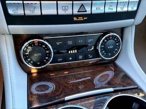 Used 2014 Mercedes-Benz CLS 550 4MATIC image 34