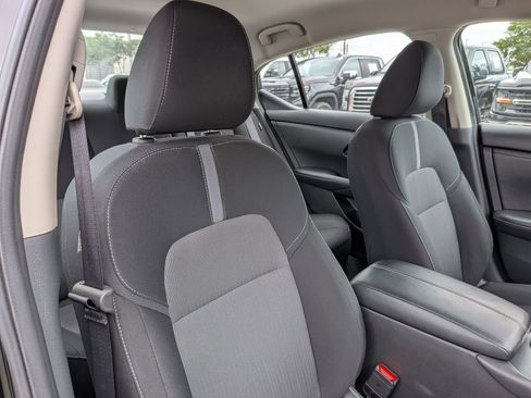 Used 2024 Nissan Sentra SV FWD image 36