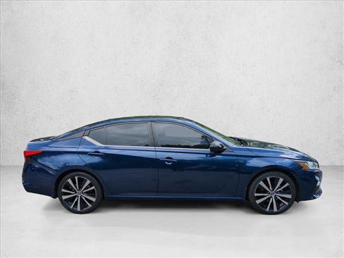 Used 2020 Nissan Altima 2.5 SR FWD image 4