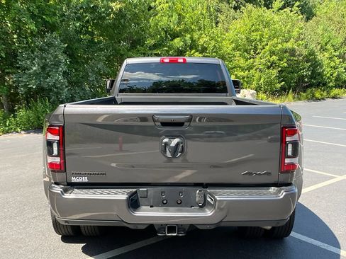 Used 2024 RAM 3500 Big Horn w/ Night Edition AWD/4WD image 4