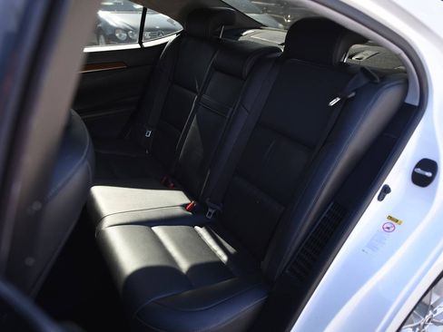 Used 2014 Lexus ES 300h w/ Premium Package w/Bamboo Trim FWD image 11