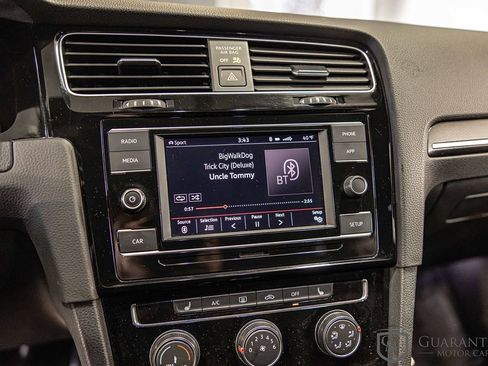 Used 2019 Volkswagen Golf S image 26