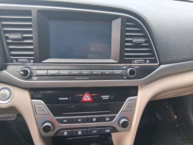 Used 2017 Hyundai Elantra Value Edition FWD image 19