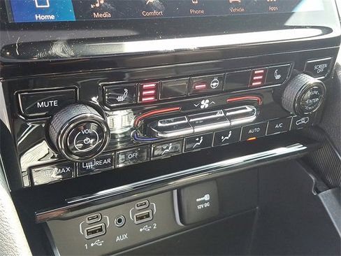 New 2025 Jeep Grand Cherokee Limited w/ Black Appearance Package image 16