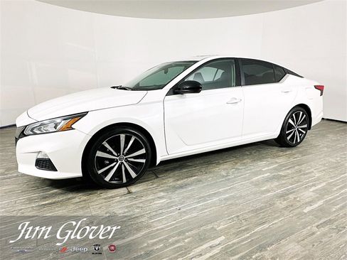 Used 2021 Nissan Altima 2.5 SR w/ SR Premium Package image 4