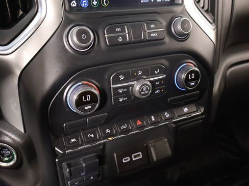 Used 2022 Chevrolet Silverado 1500 LT w/ Z71 Off-Road Package image 7