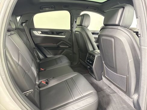 Certified 2025 Porsche Cayenne S image 24