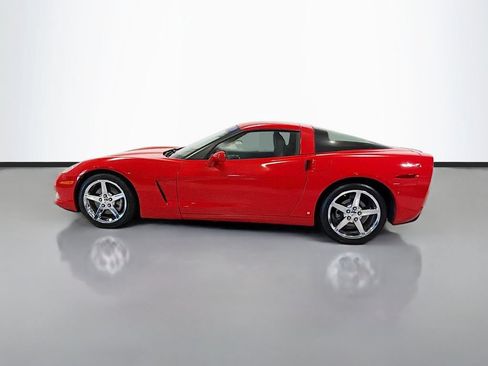 Used 2007 Chevrolet Corvette Coupe w/ Preferred Equipment Group RWD image 8