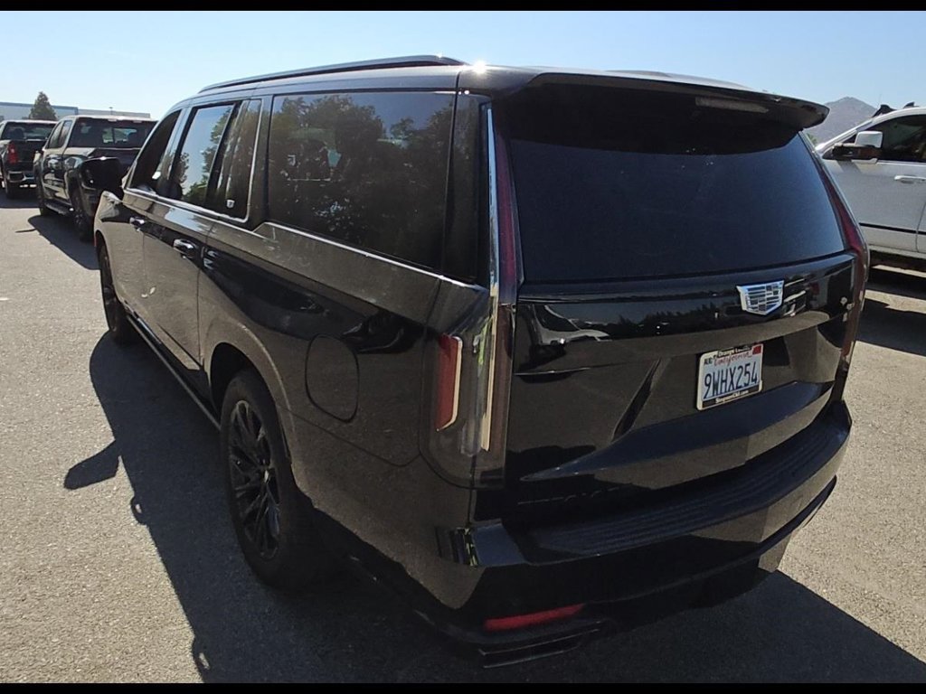 Used 2023 Cadillac Escalade ESV Sport Platinum w/ LPO, ONYX Package AWD/4WD image 9