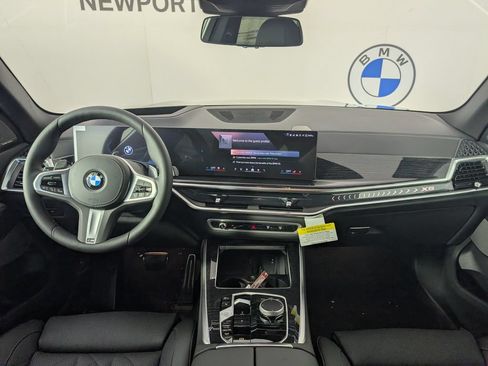 New 2026 BMW X5 xDrive40i w/ M Sport Package AWD/4WD image 17
