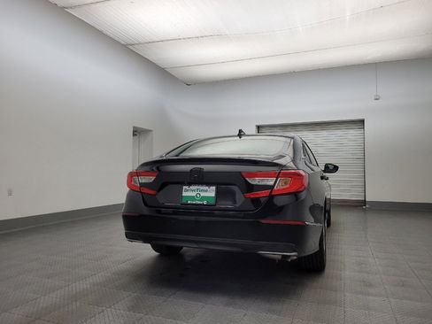 Used 2018 Honda Accord EX image 7