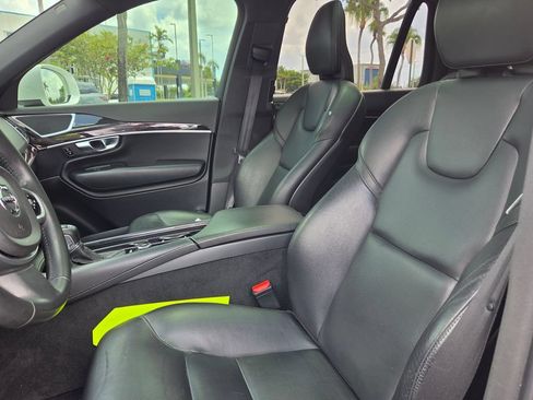Used 2019 Volvo XC90 T5 Momentum w/ Protection Package Premier FWD image 17